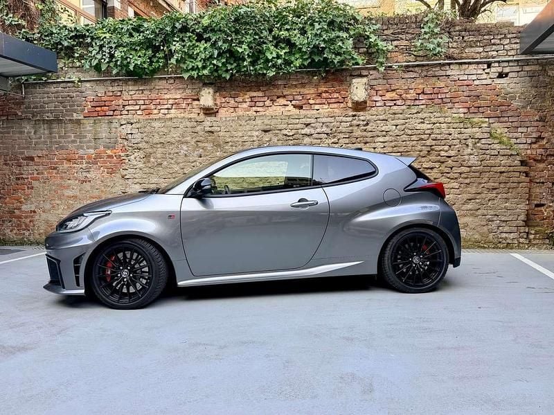 Gebraucht Toyota Yaris 280 PS (205 kW) 2024 Palladium silber metallic Kleinwagen