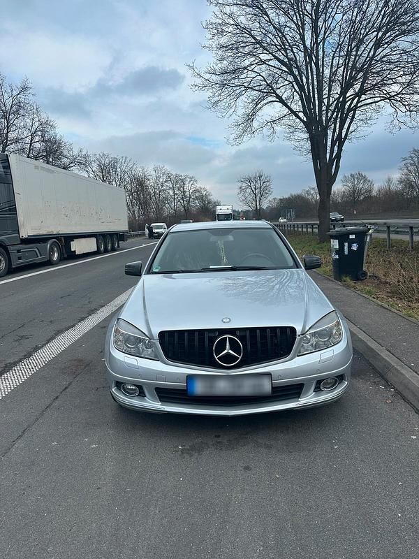 Gebraucht Mercedes C250 204 PS (150 kW) 2009 Silber Limousine