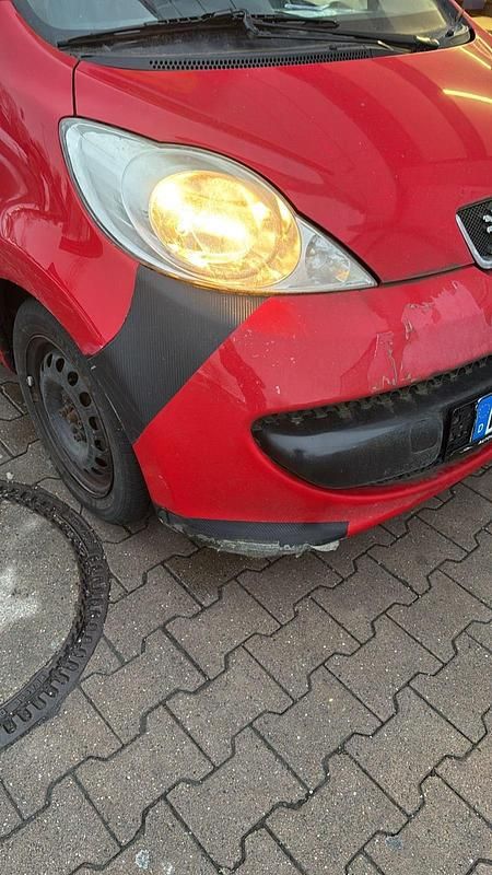 Gebraucht Peugeot 107 68 PS (50 kW) 2008 Rot Kleinwagen