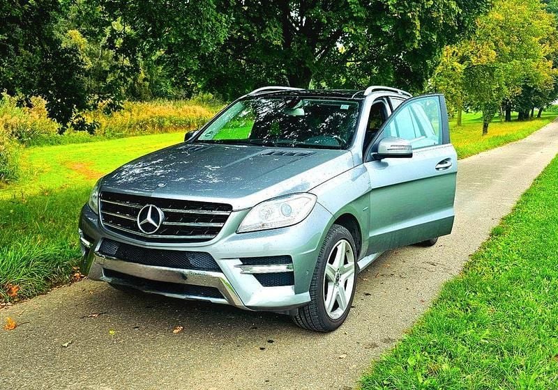 Grau Gebraucht 2012 Mercedes ML350 SUV | 15.500 € (Superpreis) - Bild 1/4