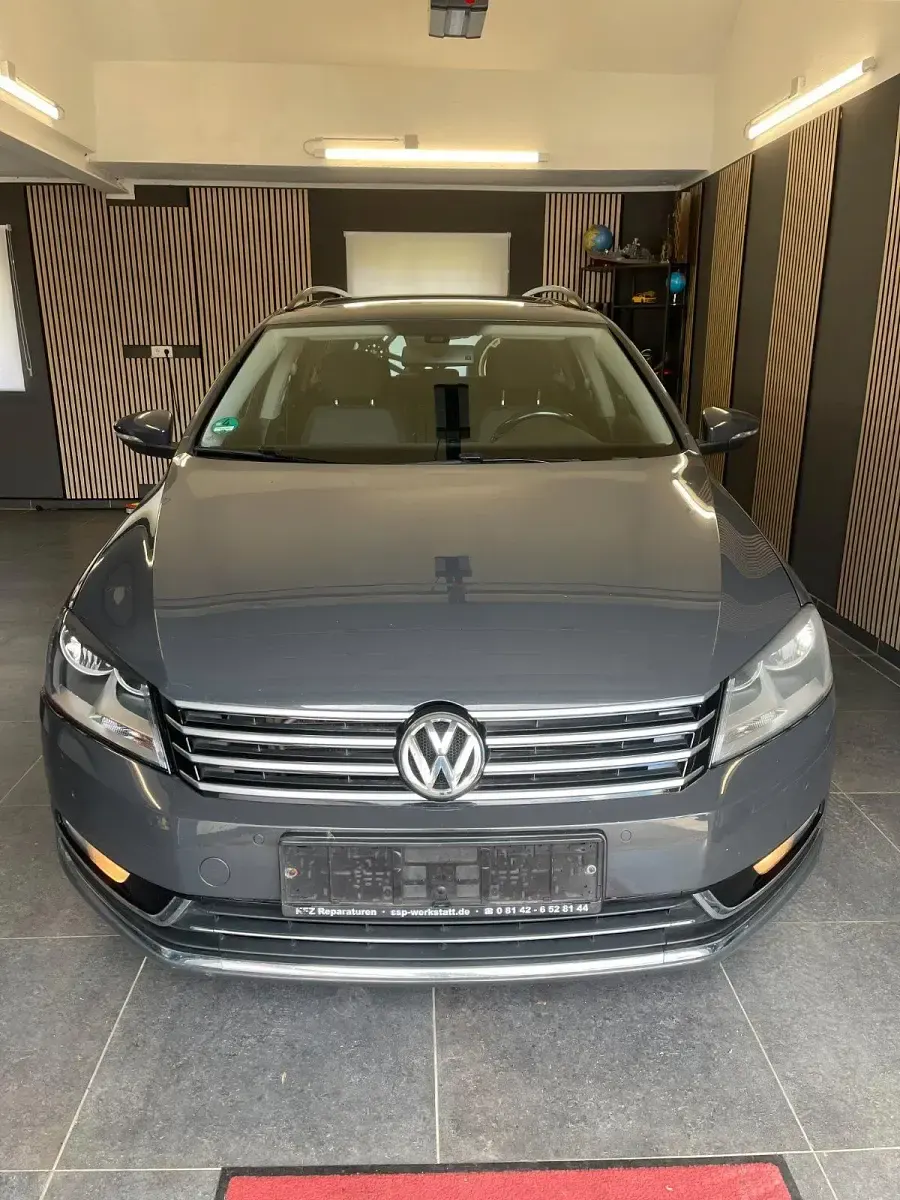 Usata VW Passat 140 CV (102 kW) 2011 Grigio Station wagon
