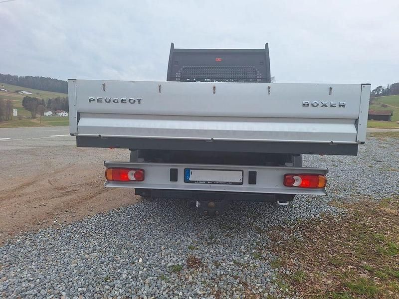 Gebraucht Peugeot Boxer 165 PS (121 kW) 2022 Weiß Van