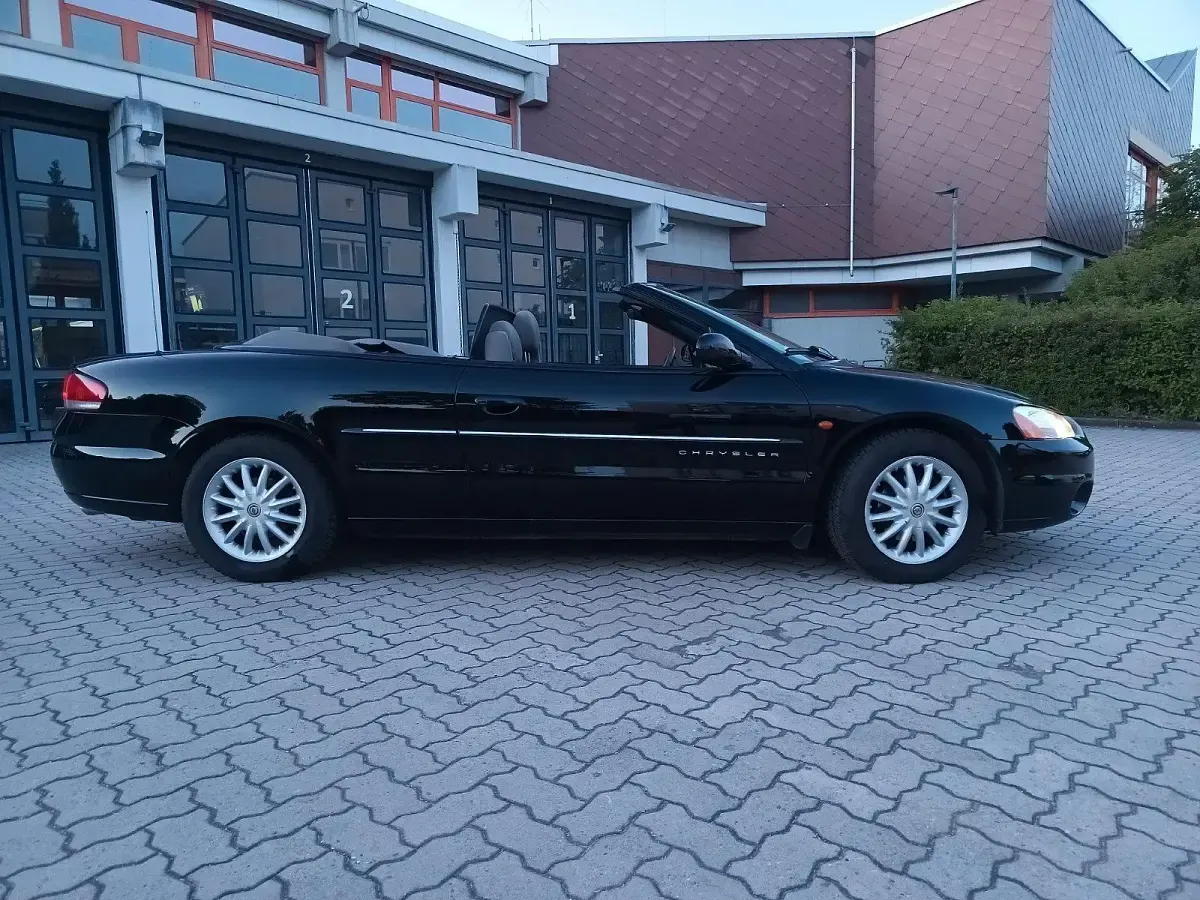 Occasion Chrysler Sebring Cabriolet 203 ch (149 kW) 2001 Noir Cabriolet