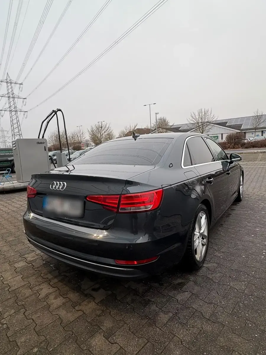 Gebraucht Audi A4 150 PS (110 kW) 2016 Grau Limousine