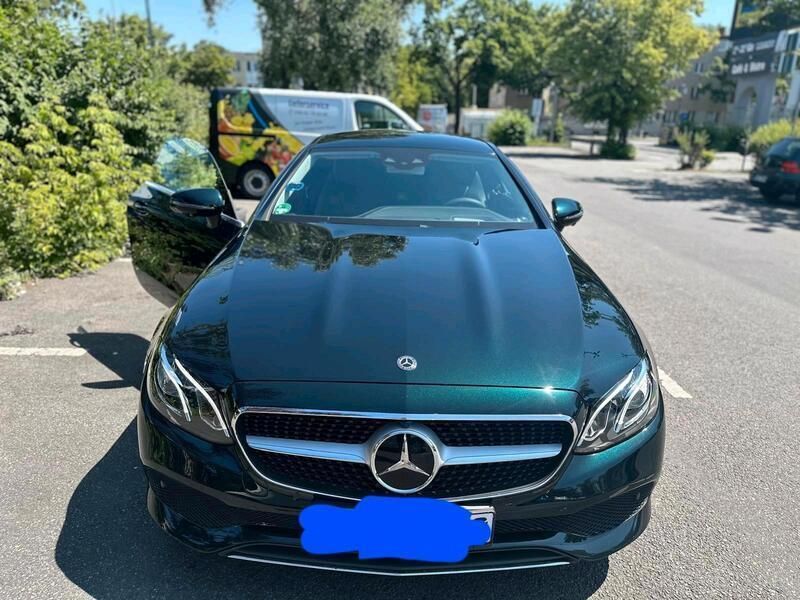 Schwarz Gebraucht 2018 Mercedes E300 Coupé | 36.500 € (Fairer Preis) - Bild 1/4