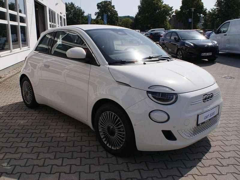 Neu Fiat 500e La Prima 86 kW (118 PS) 2026 Arktisweiss Limousine