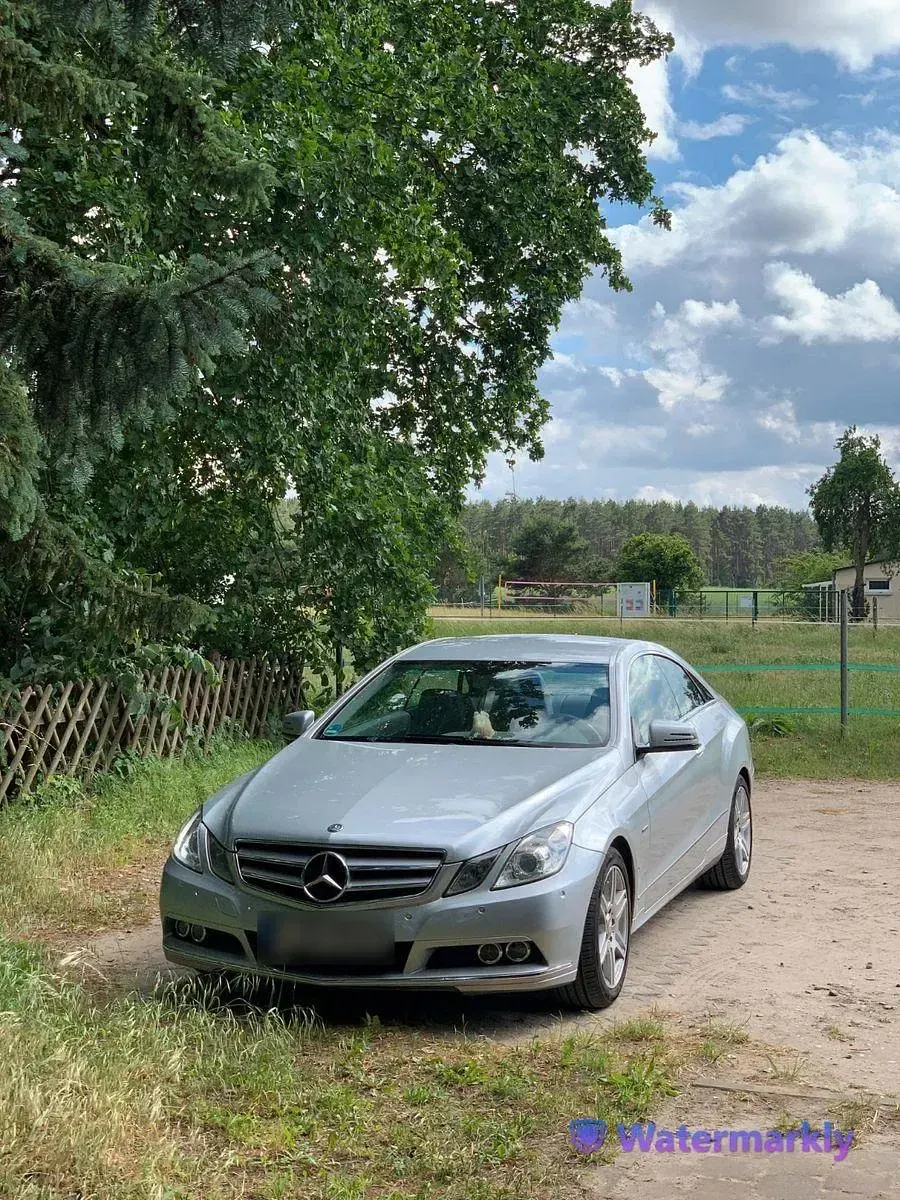 Gebraucht Mercedes E250 Elegance 204 PS (150 kW) 2010 Silber Coupé
