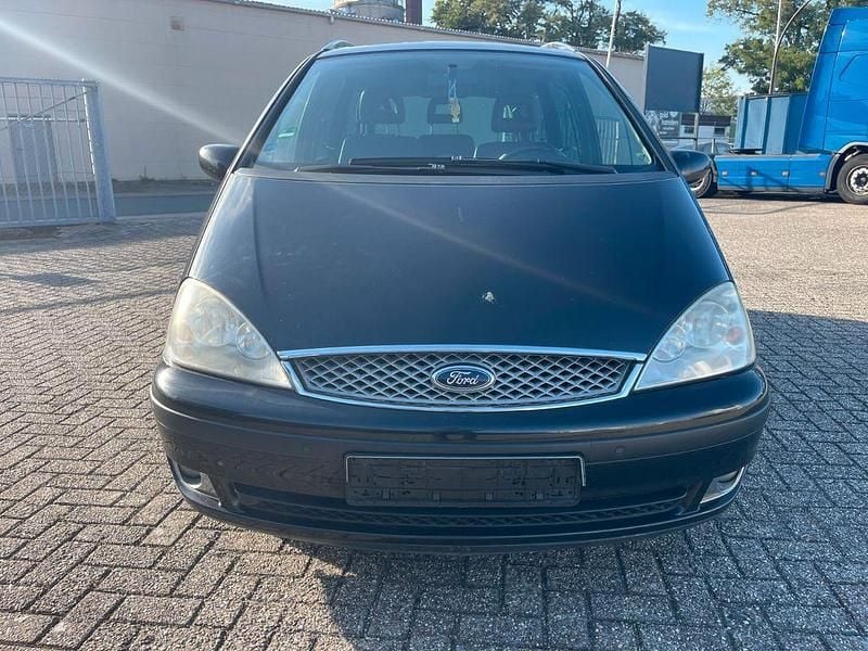 Schwarz Gebraucht 2004 Ford Galaxy Trend Van / Kleinbus | 1.200 € (Superpreis) - Bild 1/4