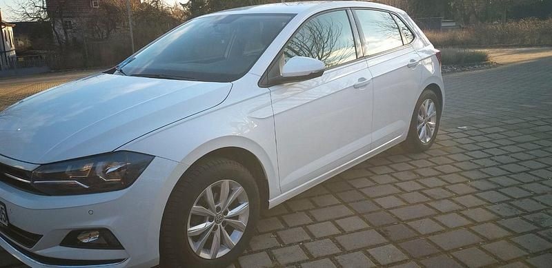 Gebraucht VW Polo Highline 95 PS (69 kW) 2018 Weiß Kleinwagen