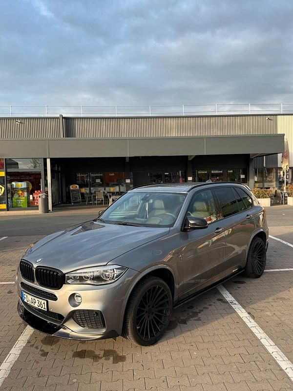 Grau Gebraucht 2016 BMW X5 M Sport SUV | 25.999 € (Guter Preis) - Bild 1/4