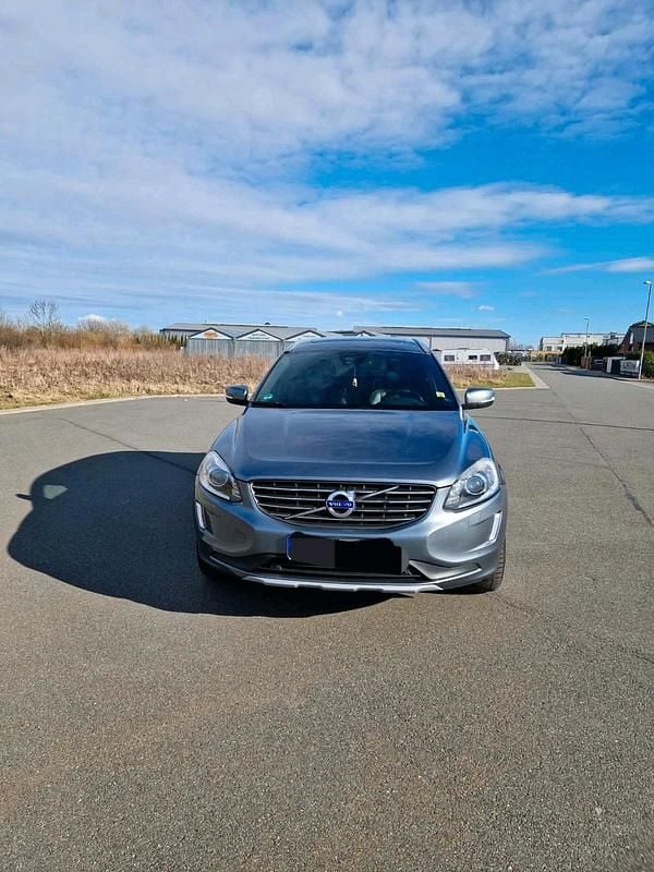 Gebraucht Volvo XC60 150 PS (110 kW) 2017 Silber SUV