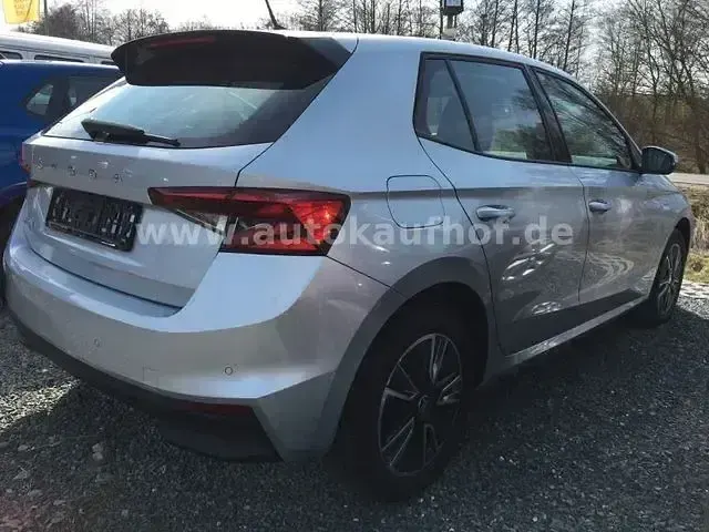 Gebraucht Skoda Fabia Tour 95 PS (69 kW) 2022 Silber Limousine