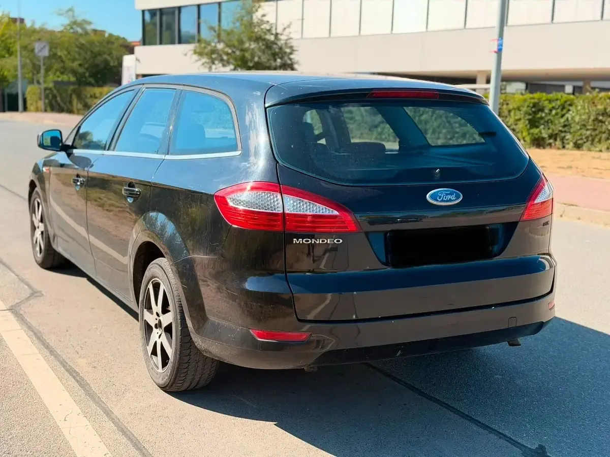 Gebraucht Ford Mondeo 140 PS (102 kW) 2008 Schwarz Kombi