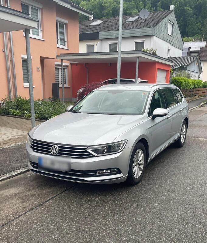 Silber Gebraucht 2017 VW Passat Kombi | 13.900 € (Fairer Preis) - Bild 1/4