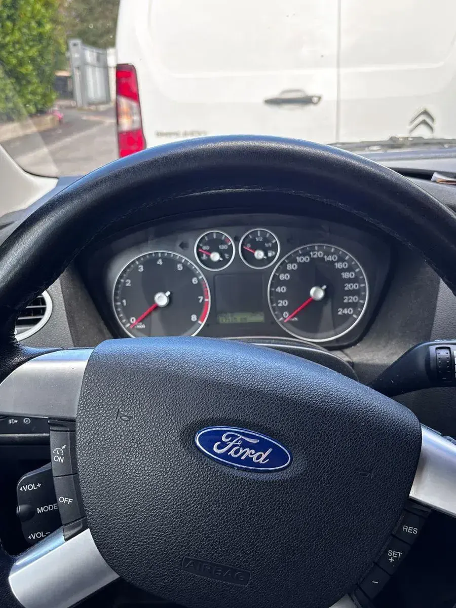 Gebraucht Ford Focus 101 PS (74 kW) 2005 Grau Kleinwagen