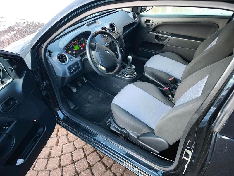 Gebraucht Ford Fiesta 69 PS (50 kW) 2007 Schwarz Kleinwagen