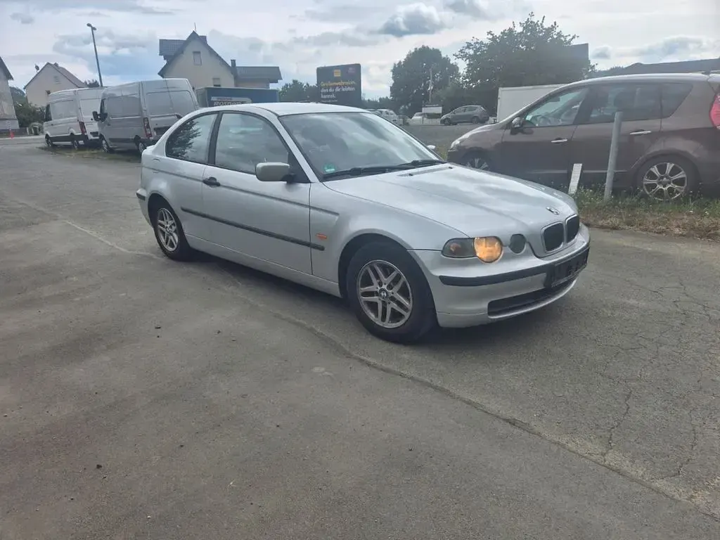 Gebraucht BMW 316 116 PS (85 kW) 2002 Silber Limousine
