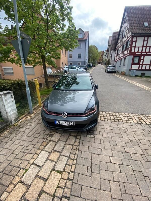 Grau Gebraucht 2019 VW Golf VII GTI Kleinwagen | 22.000 € (Fairer Preis) - Bild 1/4
