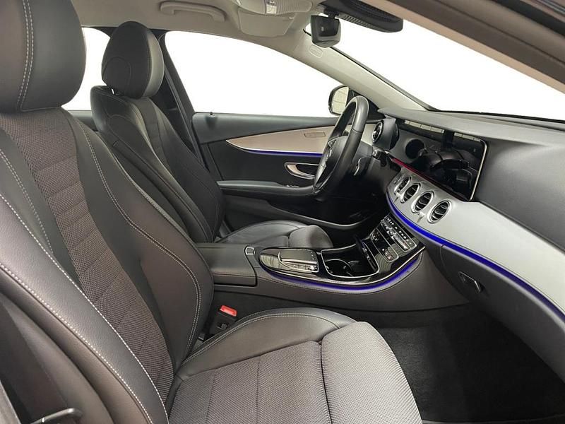 Usata Mercedes E220 Avantgarde 200 CV (147 kW) 2022 Blu Station wagon