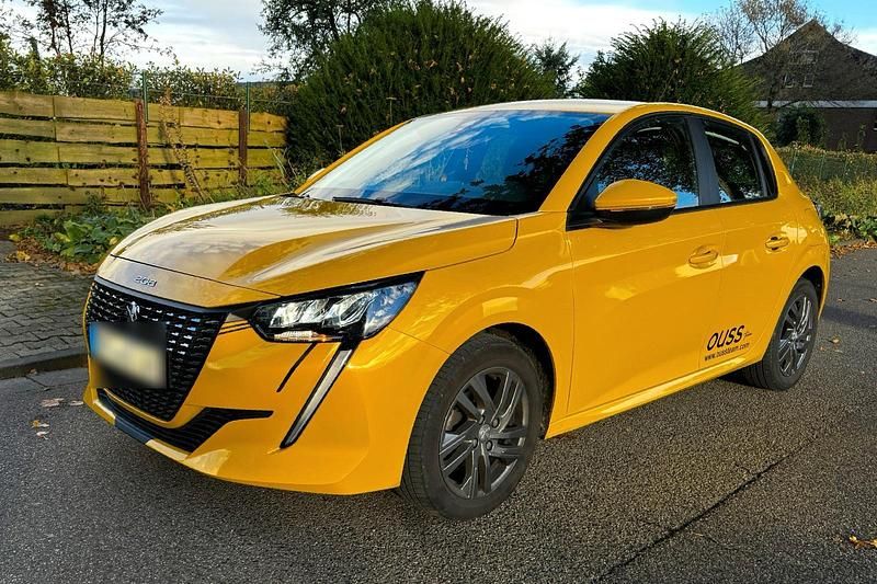 Gebraucht 2021 Peugeot 208 Kleinwagen | 12.500 € (Etwas zu teuer) - Bild 1/4