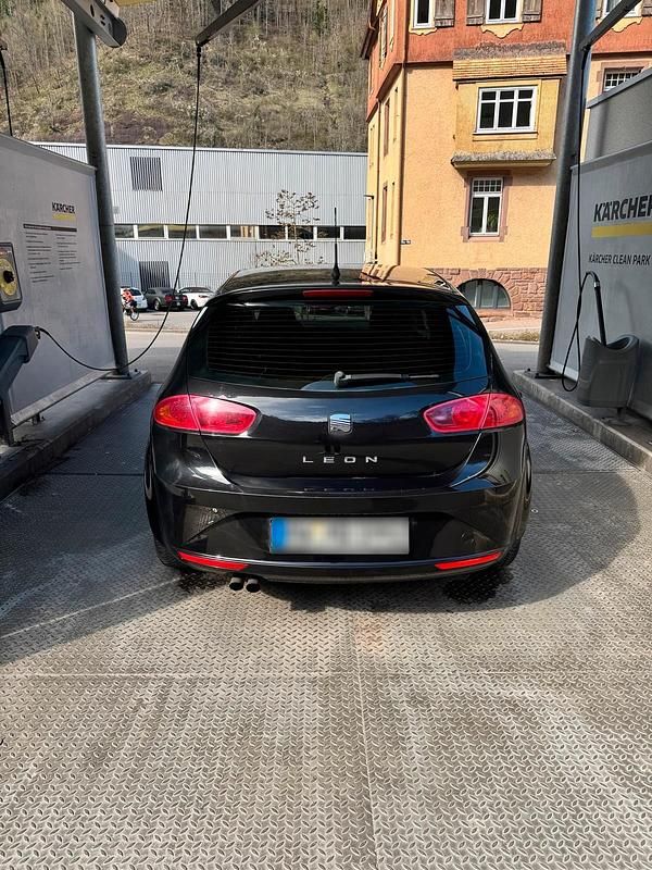 Usata Seat Leon 125 CV (91 kW) 2009 Nero Utilitaria