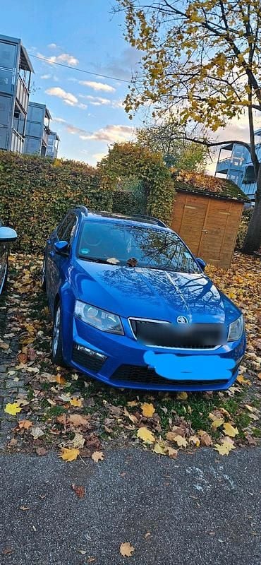 Gebraucht Skoda Octavia 184 PS (135 kW) 2016 Blau Kleinwagen