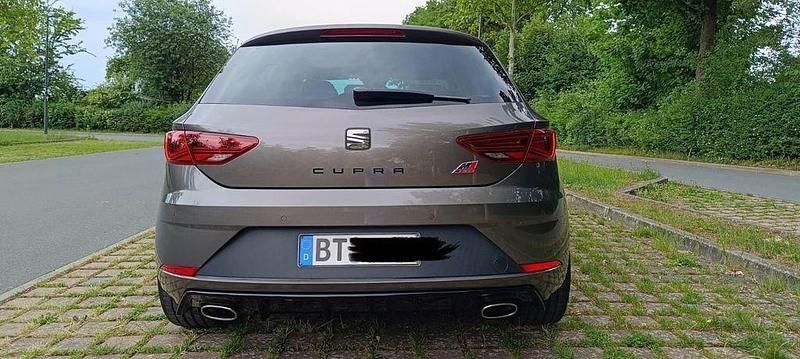 Gebraucht Seat Leon FR 179 PS (131 kW) 2017 Grau Limousine