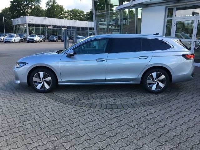 Gebraucht VW Passat 150 PS (110 kW) 2024 Andere farbe Kombi