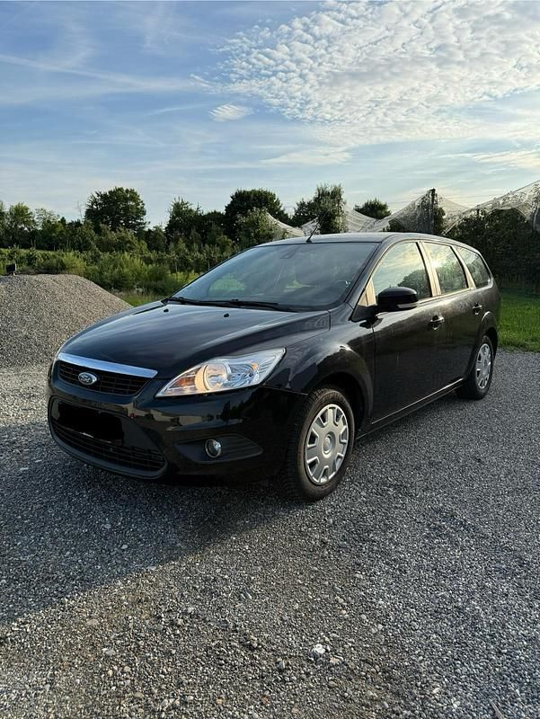 Schwarz Gebraucht 2010 Ford Focus Kombi | 2.500 € (Fairer Preis) - Bild 1/4