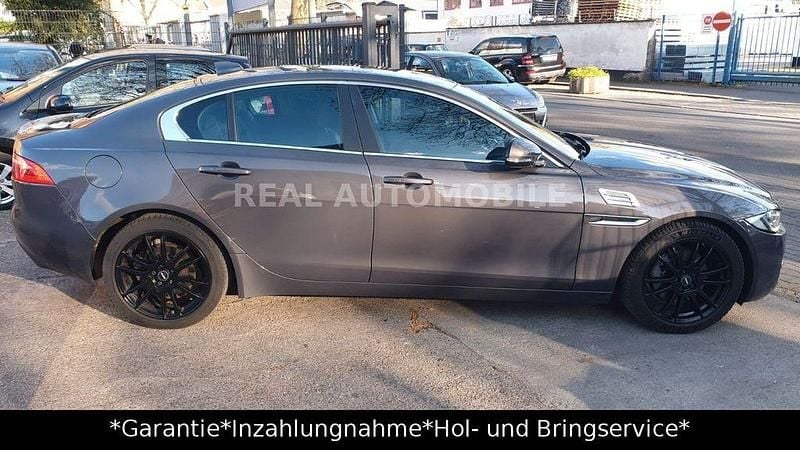 Gebraucht Jaguar XE Prestige 179 PS (131 kW) 2016 Grau Limousine