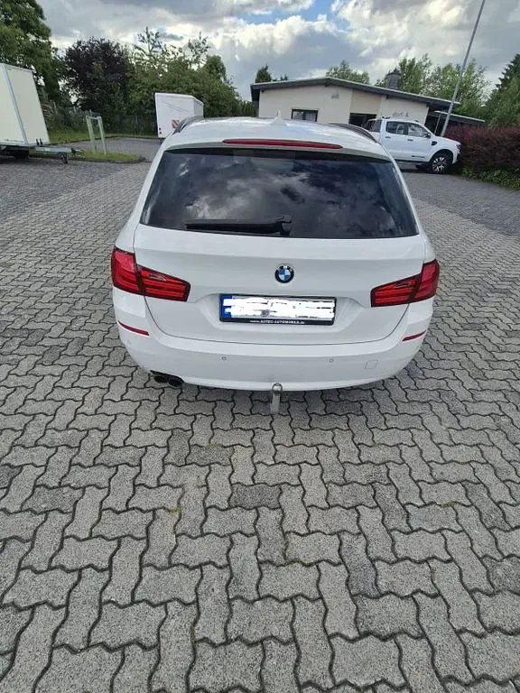 Gebraucht BMW 520 184 PS (135 kW) 2011 Weiß Kombi