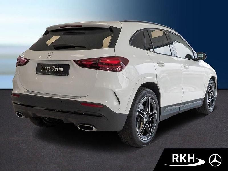 Gebraucht Mercedes GLA200 AMG line 163 PS (119 kW) 2025 Weiß SUV