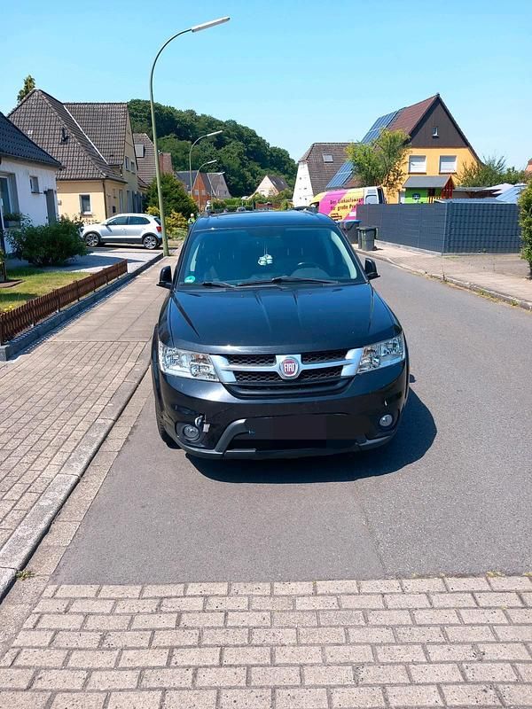 Schwarz Gebraucht 2012 Fiat Freemont SUV | 7.200 € (Superpreis) - Bild 1/4