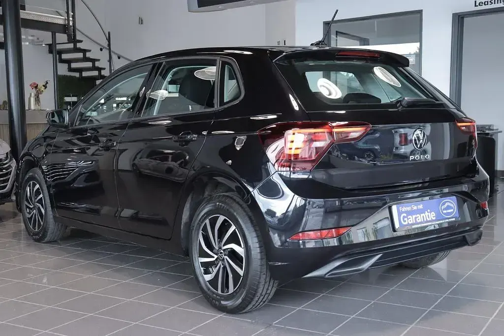 Gebraucht VW Polo Life 95 PS (69 kW) 2025 Deep black perleffekt Kleinwagen