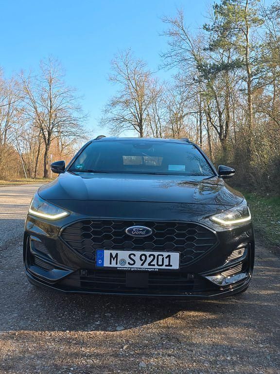 Gebraucht Ford Focus ST-Line 125 PS (91 kW) 2022 Schwarz Limousine