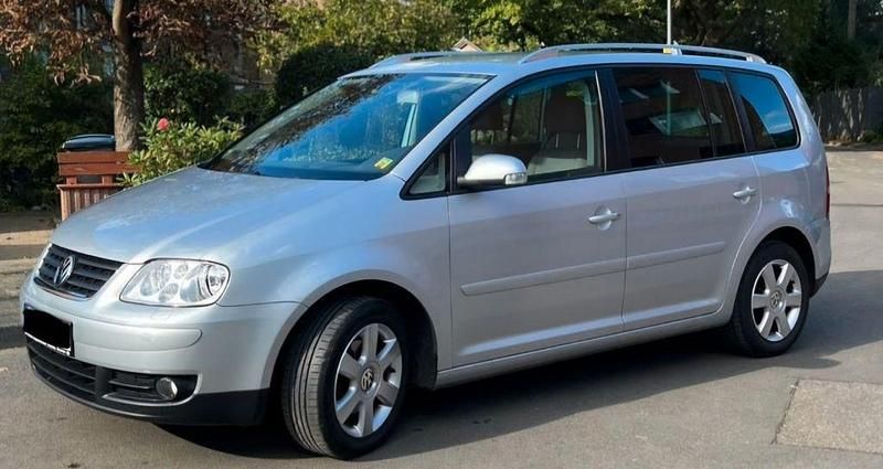 Silber Gebraucht 2005 VW Touran Highline Van / Kleinbus | 4.600 € (Teuer) - Bild 1/4
