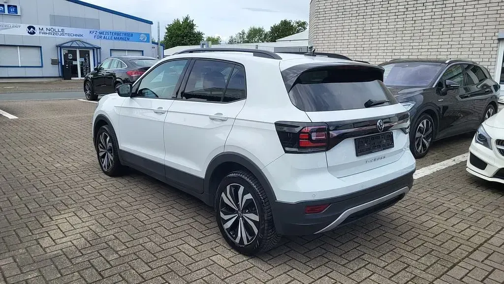 Używany VW T-Cross Active 110 KM (80 kW) 2022 Biały SUV