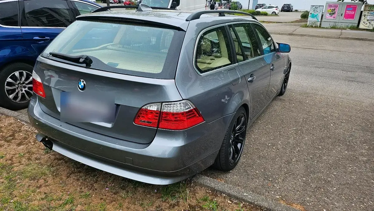 Gebraucht BMW 525 2007 Grau Kombi