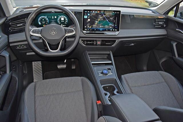 Gebraucht VW Tiguan S 131 PS (96 kW) 2024 Silber SUV