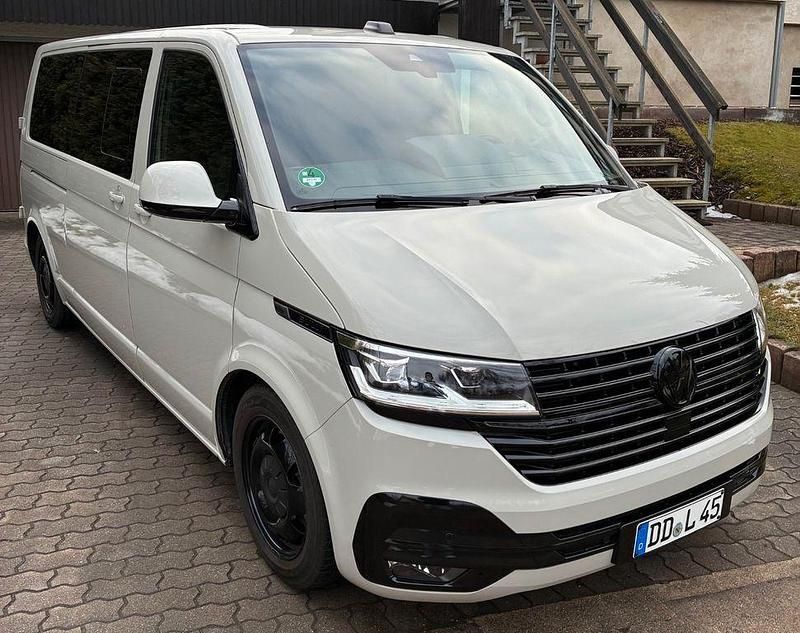 Gebraucht VW Transporter 150 PS (110 kW) 2022 Grau Van