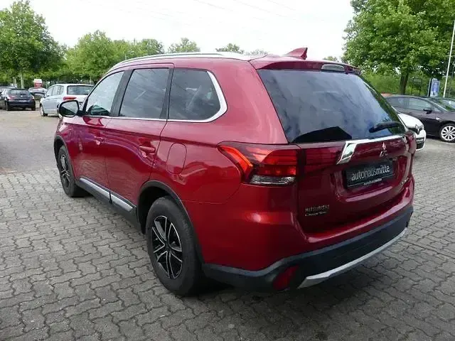 Gebraucht Mitsubishi Outlander Edition 150 PS (110 kW) 2018 Rot SUV