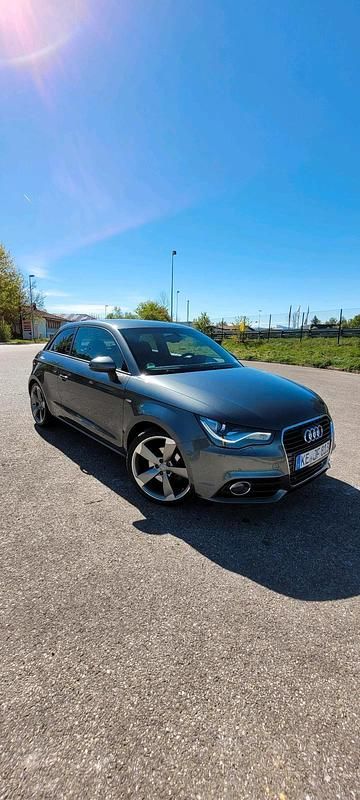 Gebraucht Audi A1 Ambiente 105 PS (77 kW) 2011 Andere farben Coupé