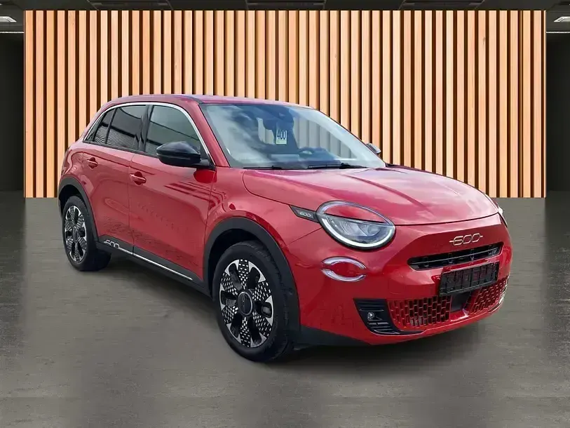 Gebraucht Fiat 600 La Prima 101 PS (74 kW) 2025 Rot SUV
