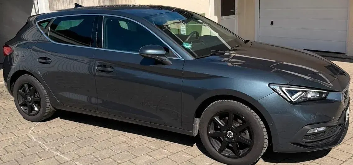 Gebraucht Seat Leon 150 PS (110 kW) 2021 Grau Limousine
