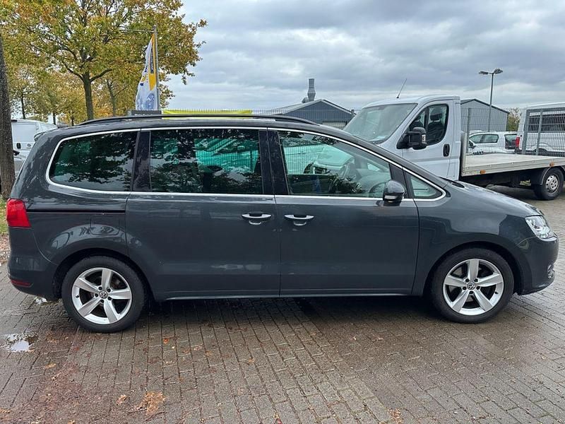 Gebraucht VW Sharan Comfortline 140 PS (102 kW) 2011 Grau Van / Kleinbus