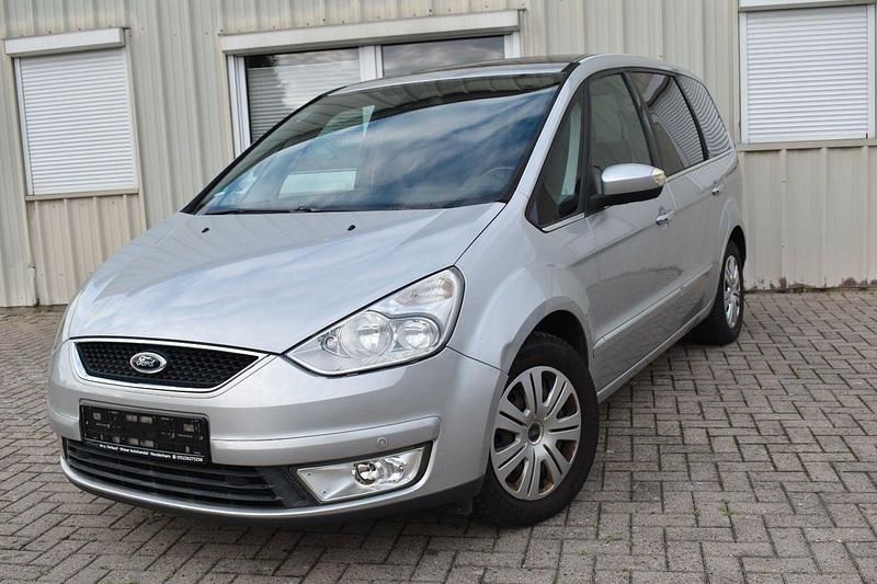 Silber Gebraucht 2007 Ford Galaxy Ghia Van / Kleinbus | 4.900 € (Guter Preis) - Bild 1/4