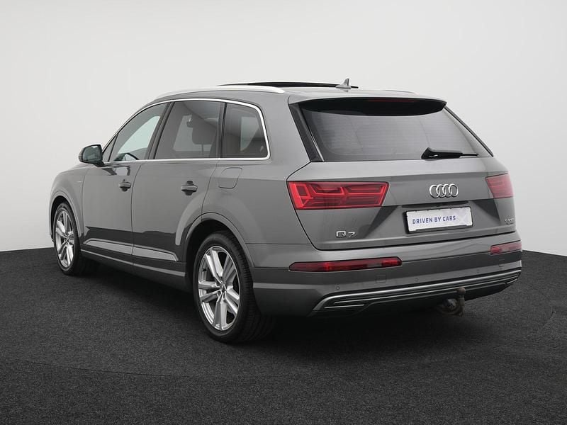 Używany Audi Q7 Ambiente 374 KM (275 kW) 2016 Szary SUV