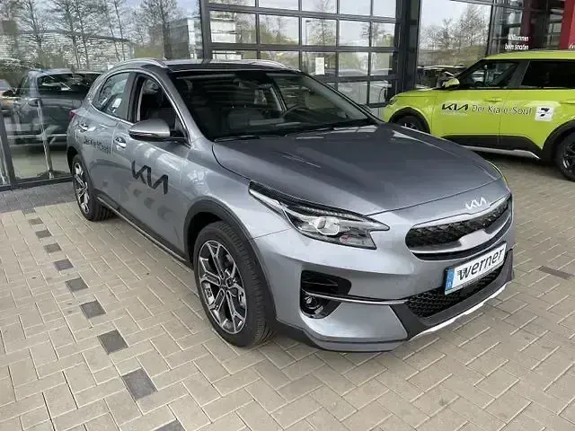Gebraucht Kia XCeed Spirit 142 PS (104 kW) 2022 Silber SUV