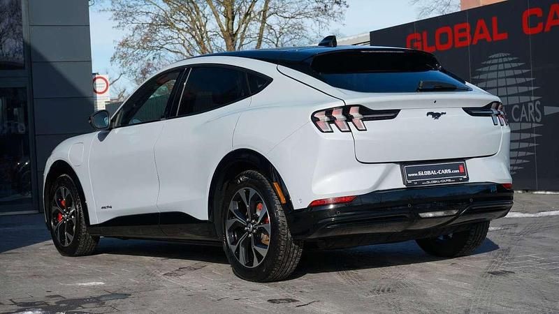 Gebraucht Ford Mustang Mach-E 197 kW (269 PS) 2022 Star white platinum SUV