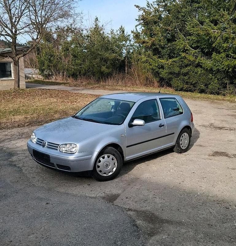 Gebraucht VW Golf IV 75 PS (55 kW) 2003 Silber Kleinwagen